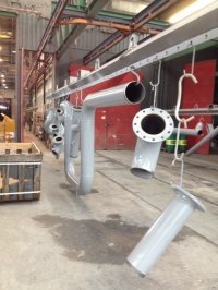 Traitement de surface d'un ensemble de tuyauterie en acier