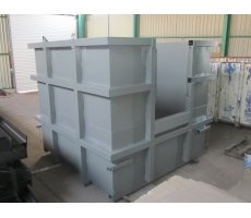 Grenaillage et couche primaire et couche de finition sur caisson