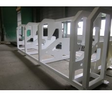 Grenaillage et 1 couche primaire et 2 couches de finition sur chassis