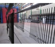 Thermolaquage sur un ensemble de grilles galvanisées