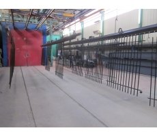 Thermolaquage sur un ensemble de grilles galvanisées