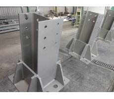 1 couche primaire et 1 couche finition polyuréthane sur pièces galva
