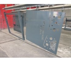 Thermolaquage d'une enseigne acier