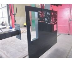 Thermolaquage d'une enseigne acier